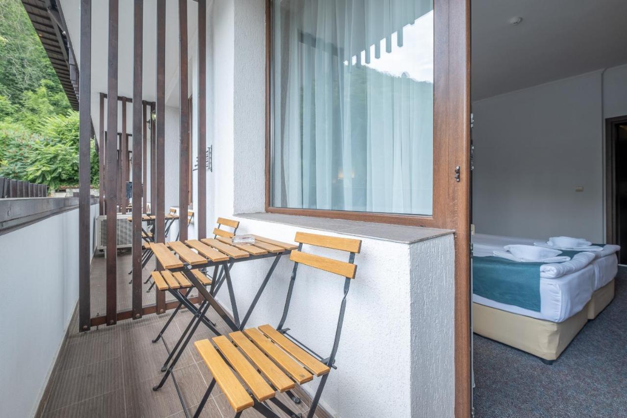 Park Hotel Asenevtsi Veliko Tarnovo Exterior photo