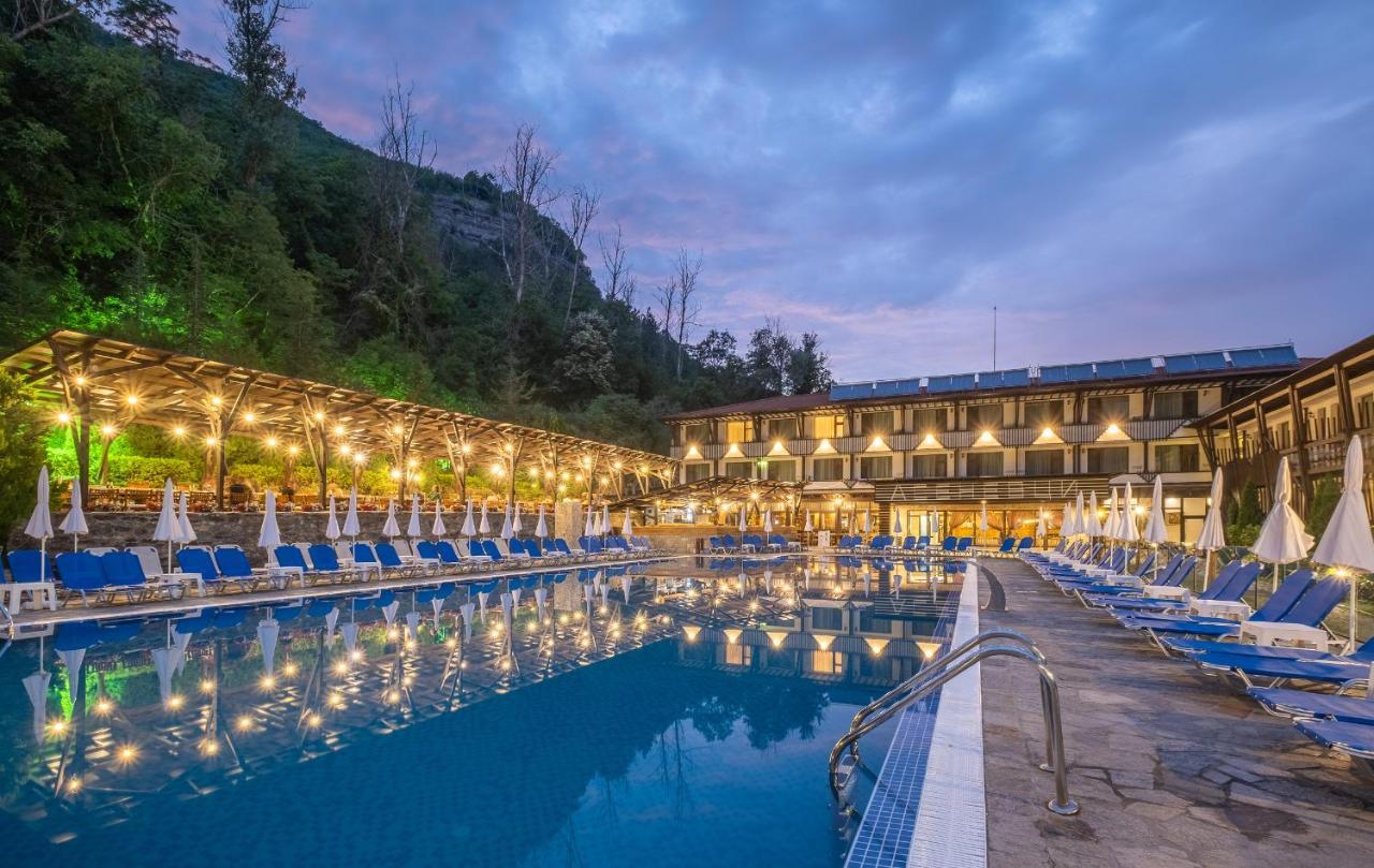 Park Hotel Asenevtsi Veliko Tarnovo Exterior photo