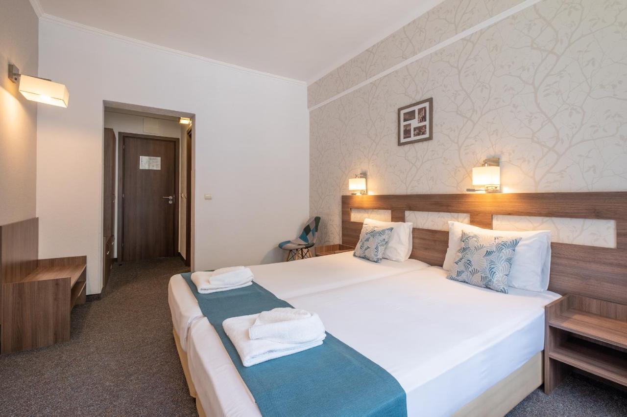 Park Hotel Asenevtsi Veliko Tarnovo Exterior photo
