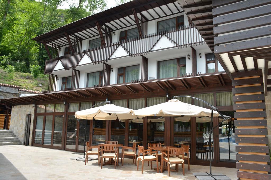 Park Hotel Asenevtsi Veliko Tarnovo Exterior photo